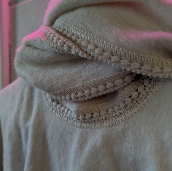 Gorgeous 100% alpaca wool shawl - Picture 8 of 10